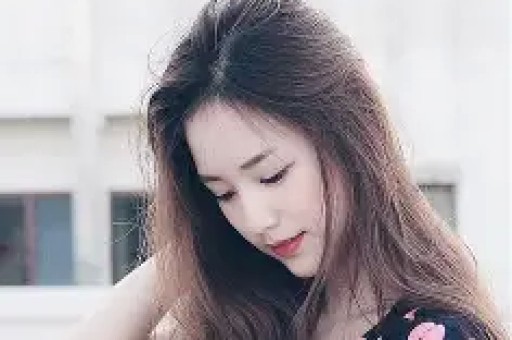 震惊！卢昱晓因片场不当行为塌房网友热议职业素养问题